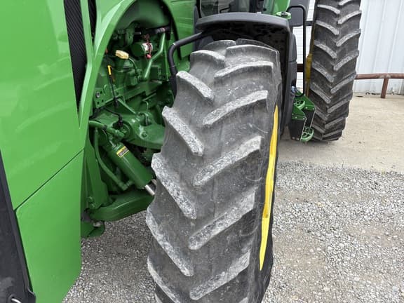 Image of John Deere 8295R equipment image 4