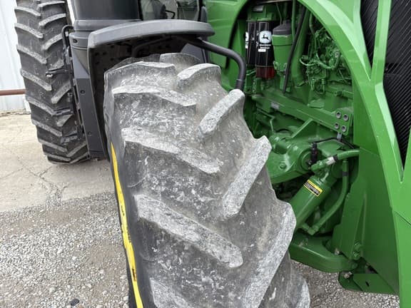 Image of John Deere 8295R equipment image 1