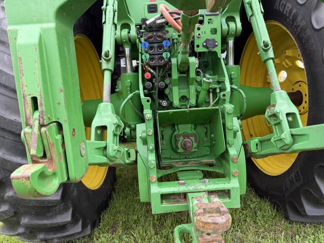 Image of John Deere 8295R equipment image 4