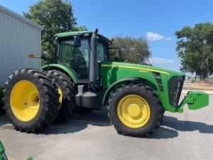 2010 John Deere 8295R Image