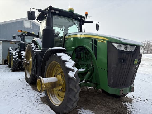 Image of John Deere 8295R equipment image 4