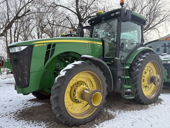 Image of John Deere 8295R equipment image 4
