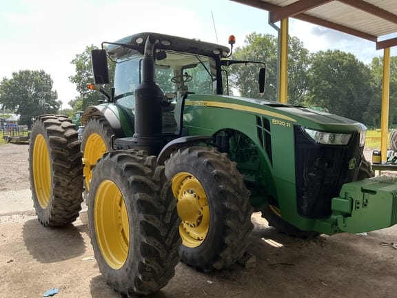 2017 John Deere 8320R Equipment Image0