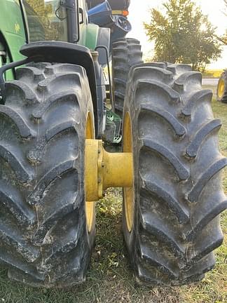 Image of John Deere 8320R equipment image 4