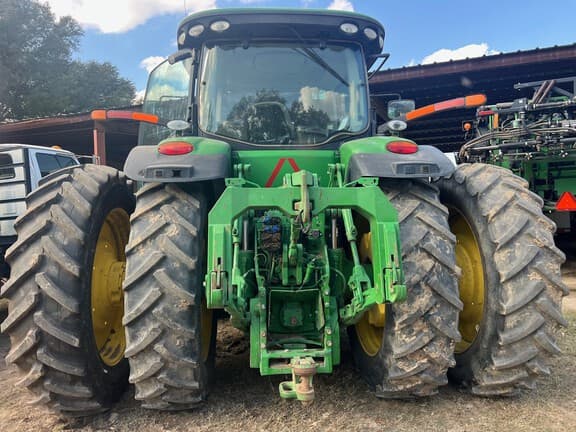 Image of John Deere 8320R equipment image 2