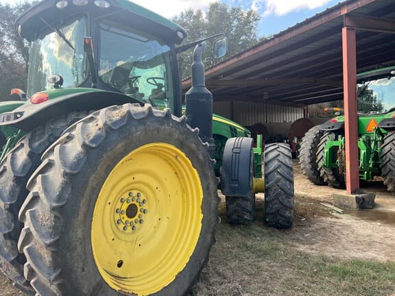 Image of John Deere 8320R equipment image 3