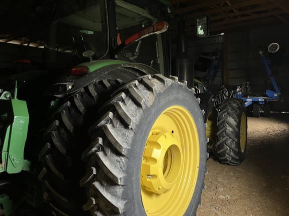 Image of John Deere 8320R equipment image 3