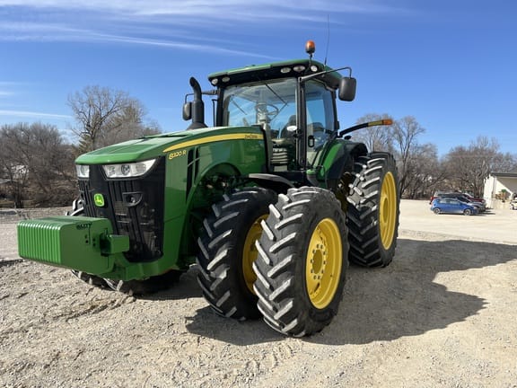 2017 John Deere 8320R Equipment Image0