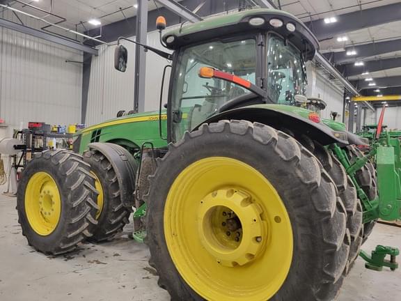 Image of John Deere 8320R equipment image 3