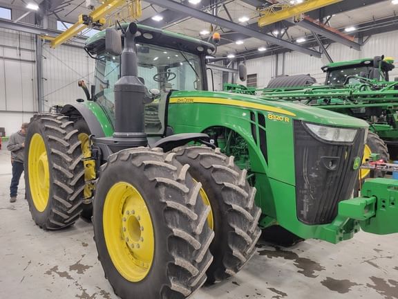 2017 John Deere 8320R Equipment Image0