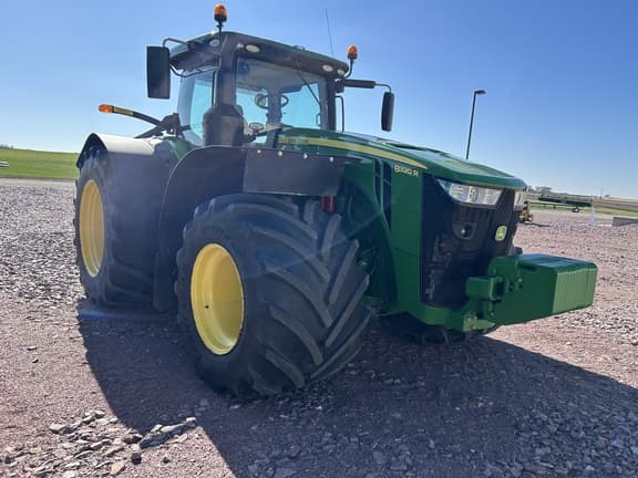 Image of John Deere 8320R equipment image 1