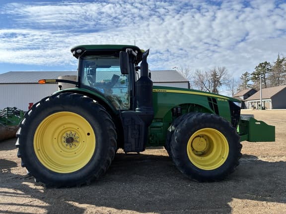Image of John Deere 8320R equipment image 4
