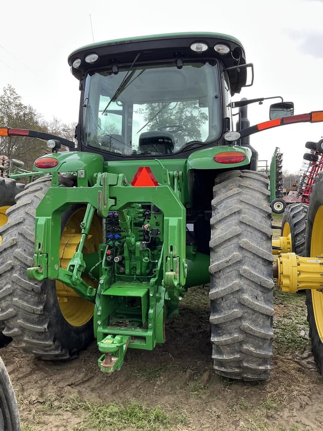 Image of John Deere 8320R equipment image 3