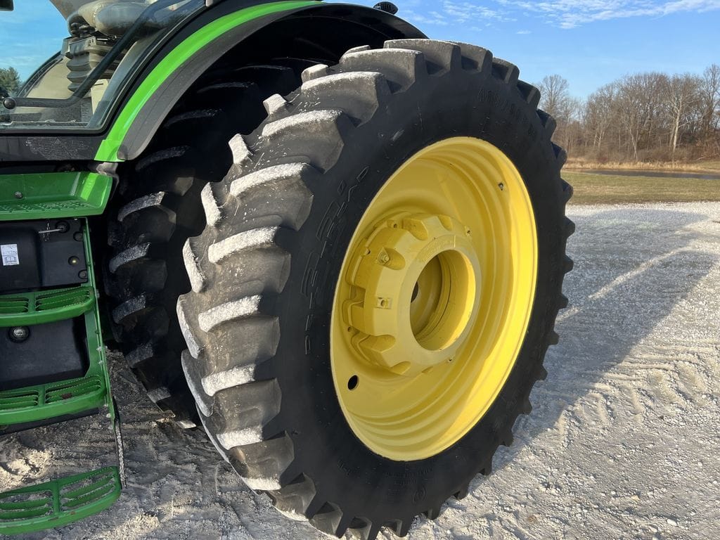 Main image John Deere 8320R