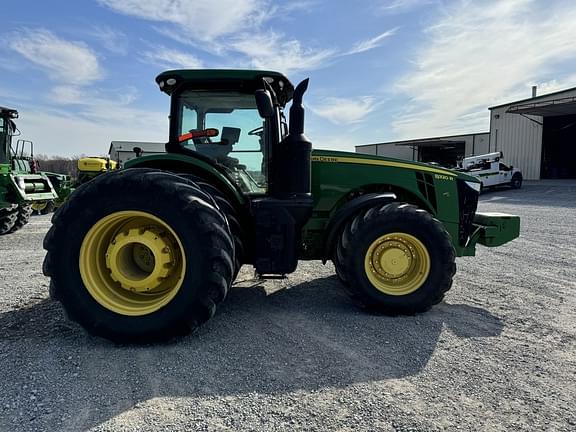 Image of John Deere 8320R equipment image 4