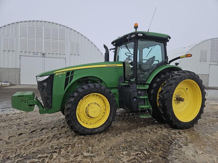 2017 John Deere 8320R Equipment Image0