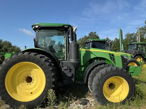 Image of John Deere 8320R equipment image 2