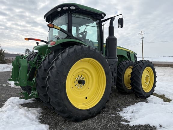 Image of John Deere 8320R equipment image 1