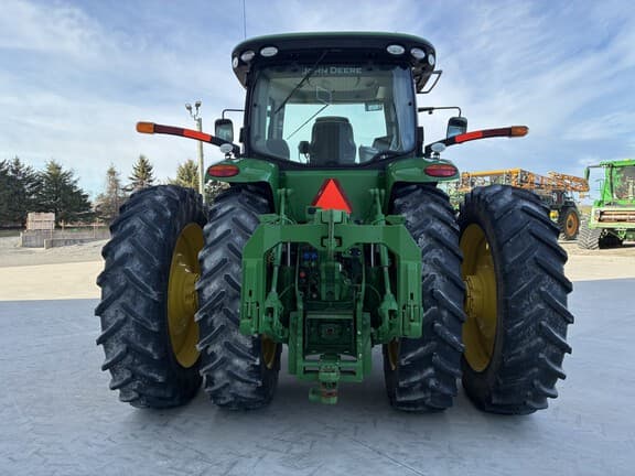Image of John Deere 8320R equipment image 3