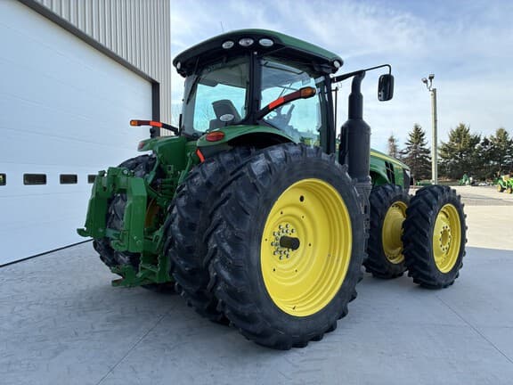 Image of John Deere 8320R equipment image 2