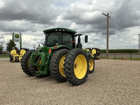 Image of John Deere 8320R equipment image 4