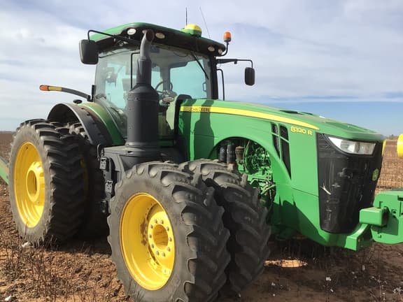Image of John Deere 8320R equipment image 2
