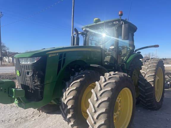 Image of John Deere 8320R equipment image 3