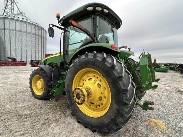 Image of John Deere 8320R equipment image 4