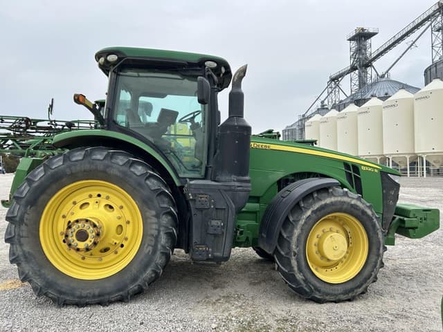 Image of John Deere 8320R equipment image 3