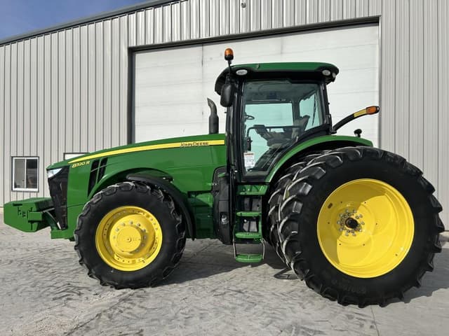 Image of John Deere 8320R equipment image 2