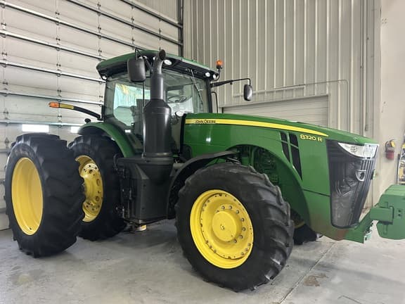 Image of John Deere 8320R equipment image 4