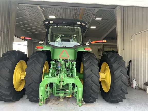 Image of John Deere 8320R equipment image 3