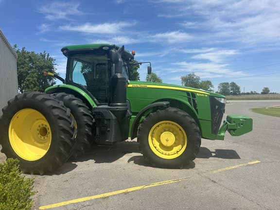 Image of John Deere 8320R equipment image 2