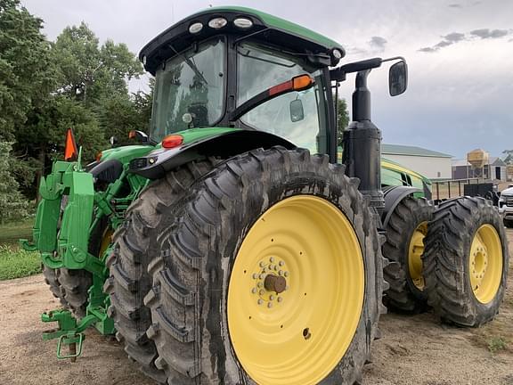 Image of John Deere 8320R equipment image 1