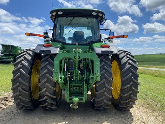 Image of John Deere 8320R equipment image 3