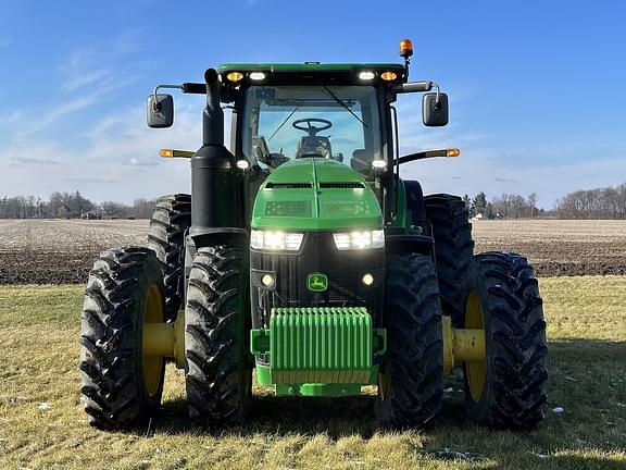 Image of John Deere 8320R equipment image 1