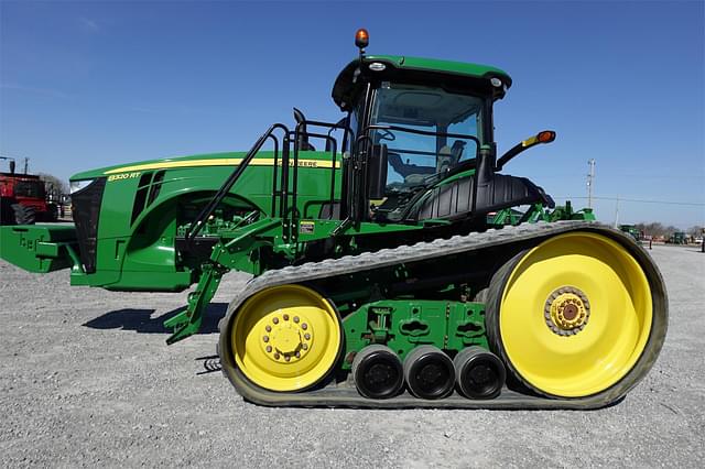 Image of John Deere 8320RT equipment image 2