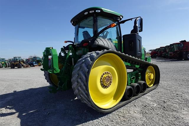 Image of John Deere 8320RT equipment image 2