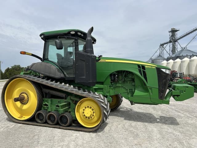 Image of John Deere 8320RT equipment image 1
