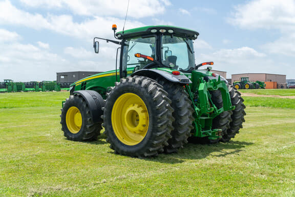 Image of John Deere 8345R equipment image 2