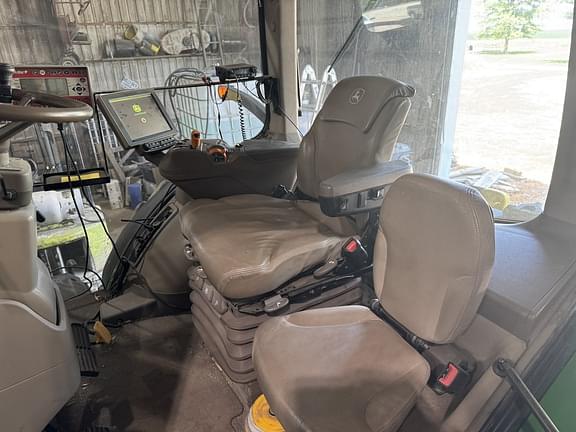 Image of John Deere 8345R equipment image 2