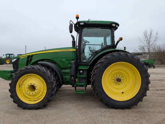 Image of John Deere 8345R equipment image 1