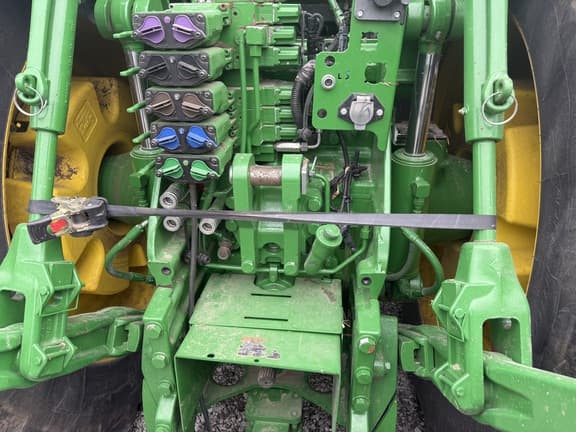 Image of John Deere 8345R equipment image 4