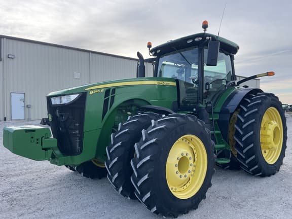 Image of John Deere 8345R equipment image 2
