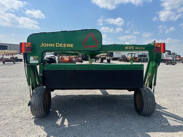 Image of John Deere 835 equipment image 2