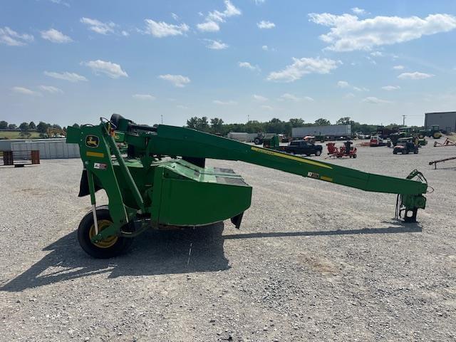 Image of John Deere 835 equipment image 4