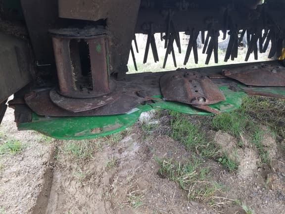 Image of John Deere 835 equipment image 3