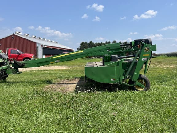 Image of John Deere 835 equipment image 1