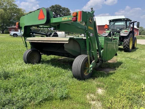 Image of John Deere 835 equipment image 4