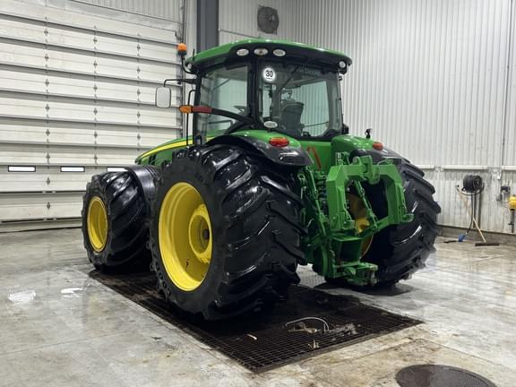 Image of John Deere 8370R equipment image 3